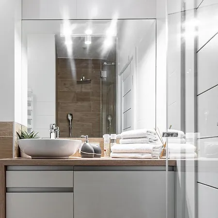 شقة New Modern Designer In The Heart Of Old Town --aircon--