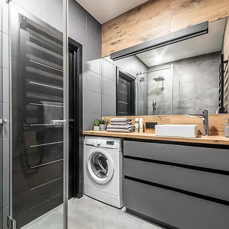 New Modern Designer In The Heart Of Old Town --aircon-- Wilna