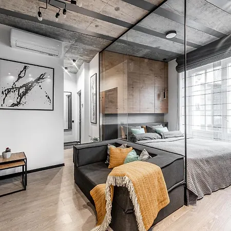 New Modern Designer In The Heart Of Old Town --aircon-- Apartment