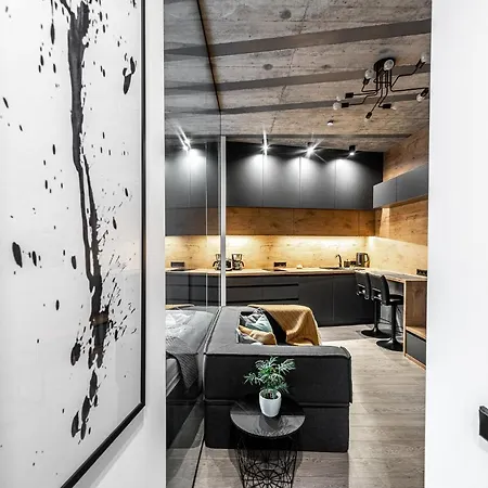 New Modern Designer In The Heart Of Old Town --aircon-- *