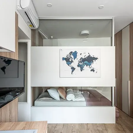 Apartment New Modern Designer In The Heart Of Old Town --aircon--