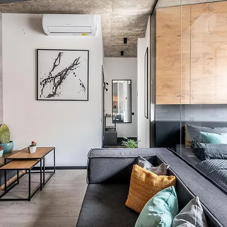 New Modern Designer In The Heart Of Old Town --aircon--