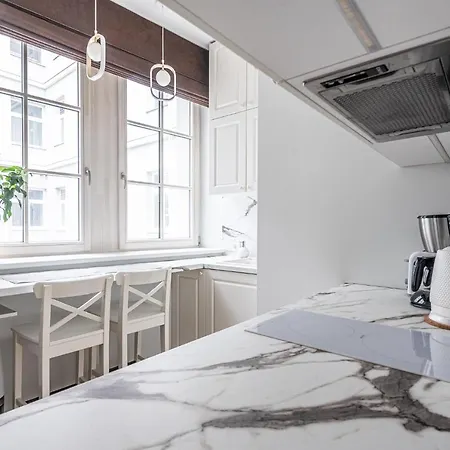 New Modern Designer In The Heart Of Old Town --aircon-- *