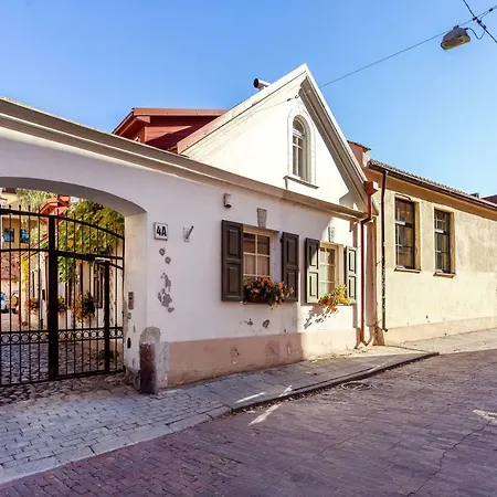 New Modern Designer In The Heart Of Old Town --aircon-- *
